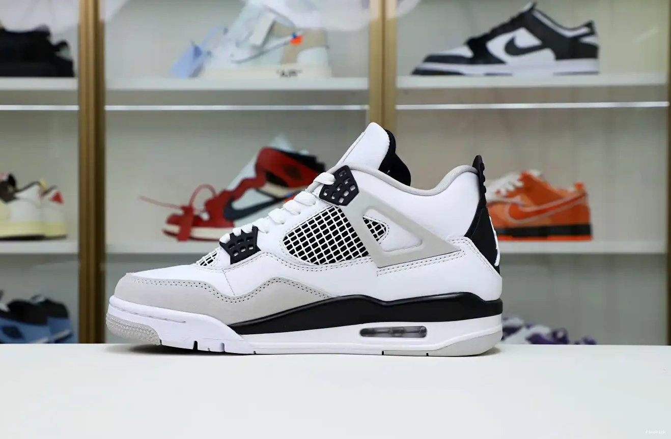 4 MILITARY JORDAN BLACK AIR 0326